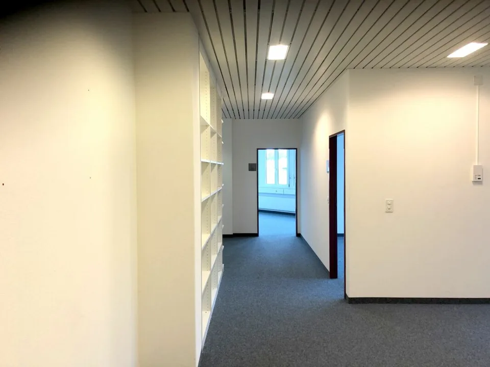 Office 156 m2 in Steinhausen