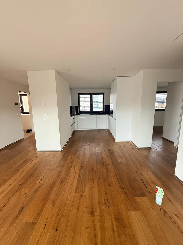 Moderne 3.5-Zimmer-Attikawohnung im Neubau – Wohlen, sofort verfügbar