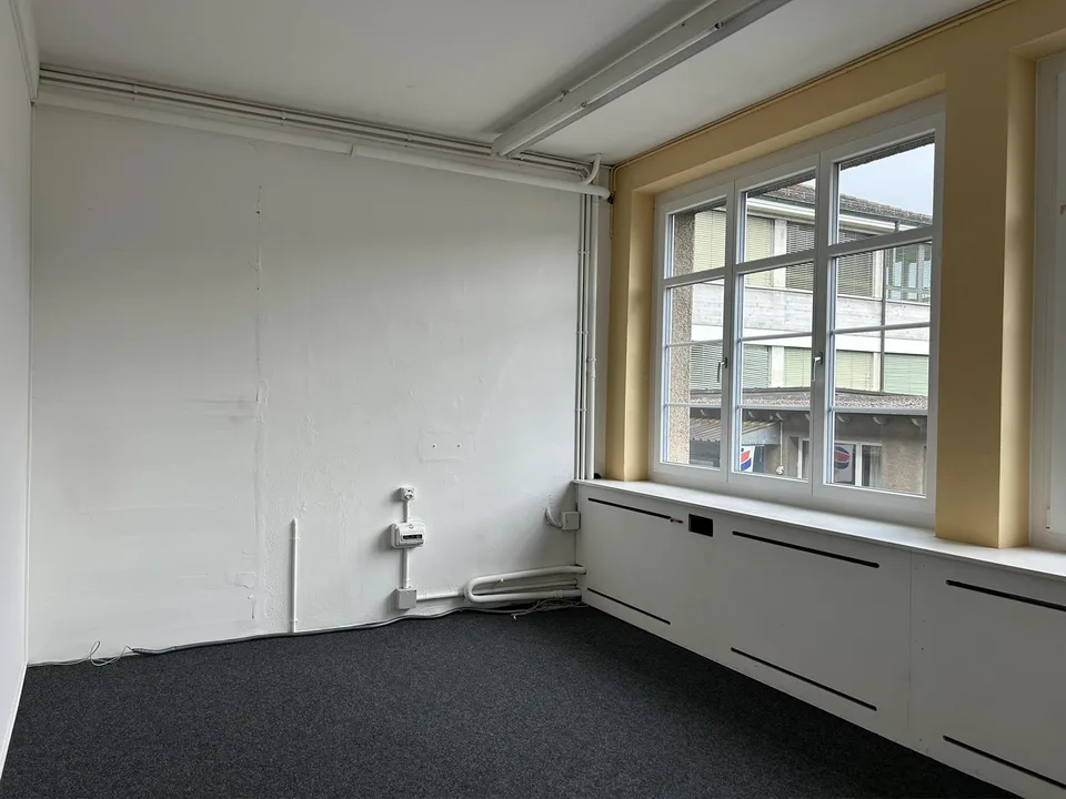 Zwei Büroräume mit Vorplatz und kleiner Teeküche