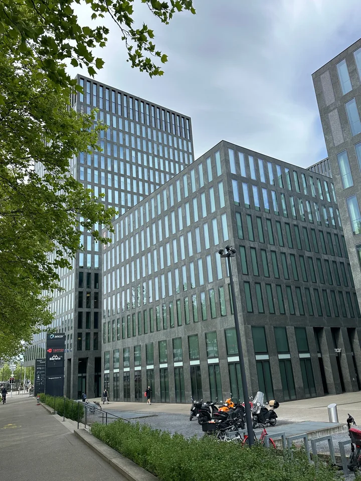 Hochwertig ausgebaute Büros direkt am Quadroplatz