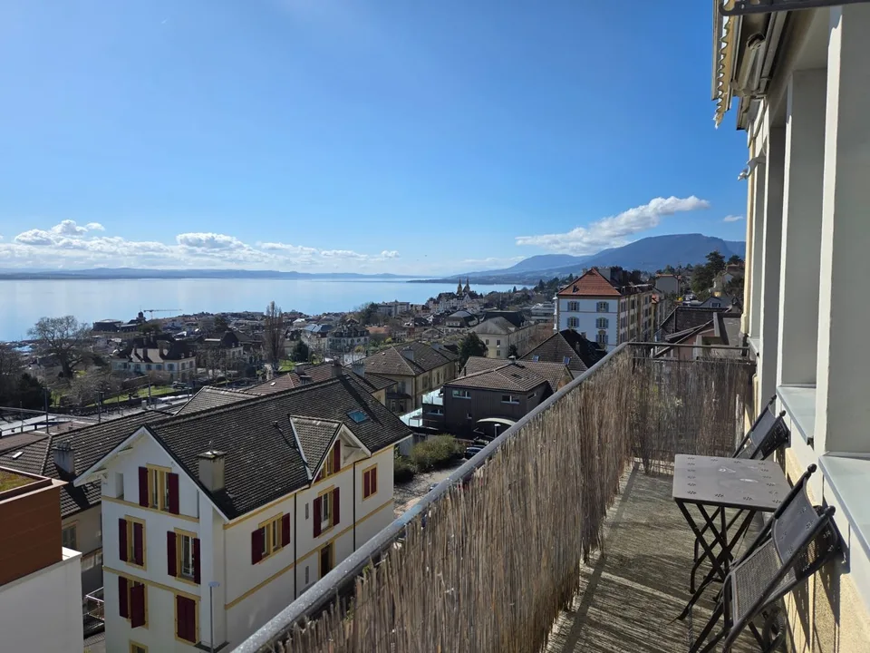 Grand appartement avec vue sur le lac et les Alpes - Premier loyer net offert