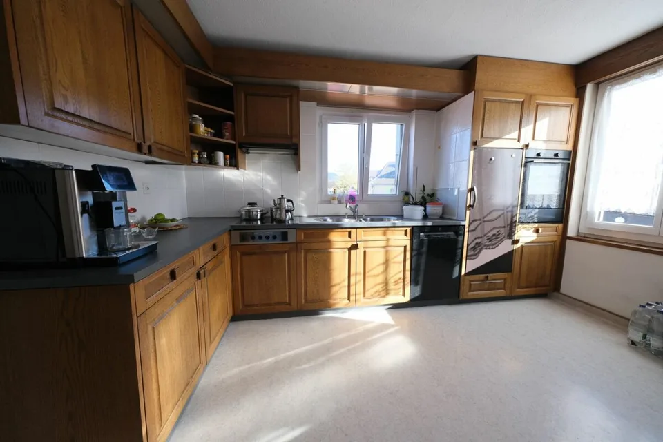 Central 5-room apartment on the 1st floor
