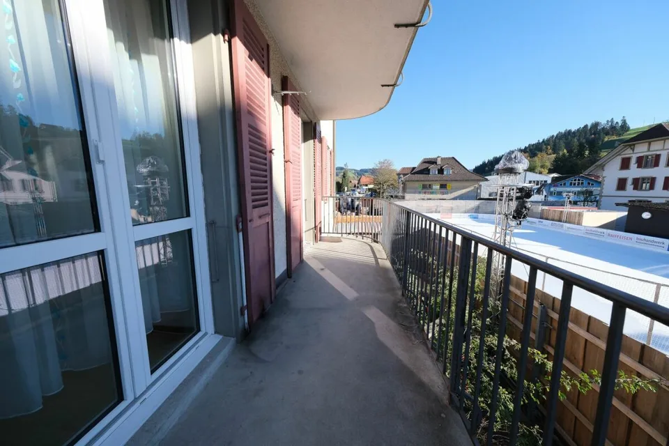 Central 5-room apartment on the 1st floor