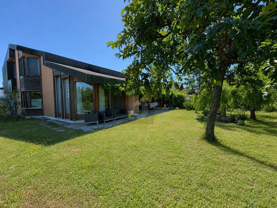 SEESICHT MIT GARTEN-IDYLLE AN TOP LAGE