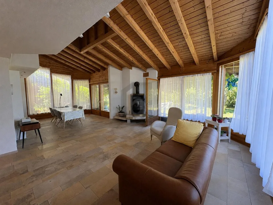 VISTA SUL LAGO CON IDILLIO DI GIARDINO IN POSIZIONE DI PRIMO PIANO