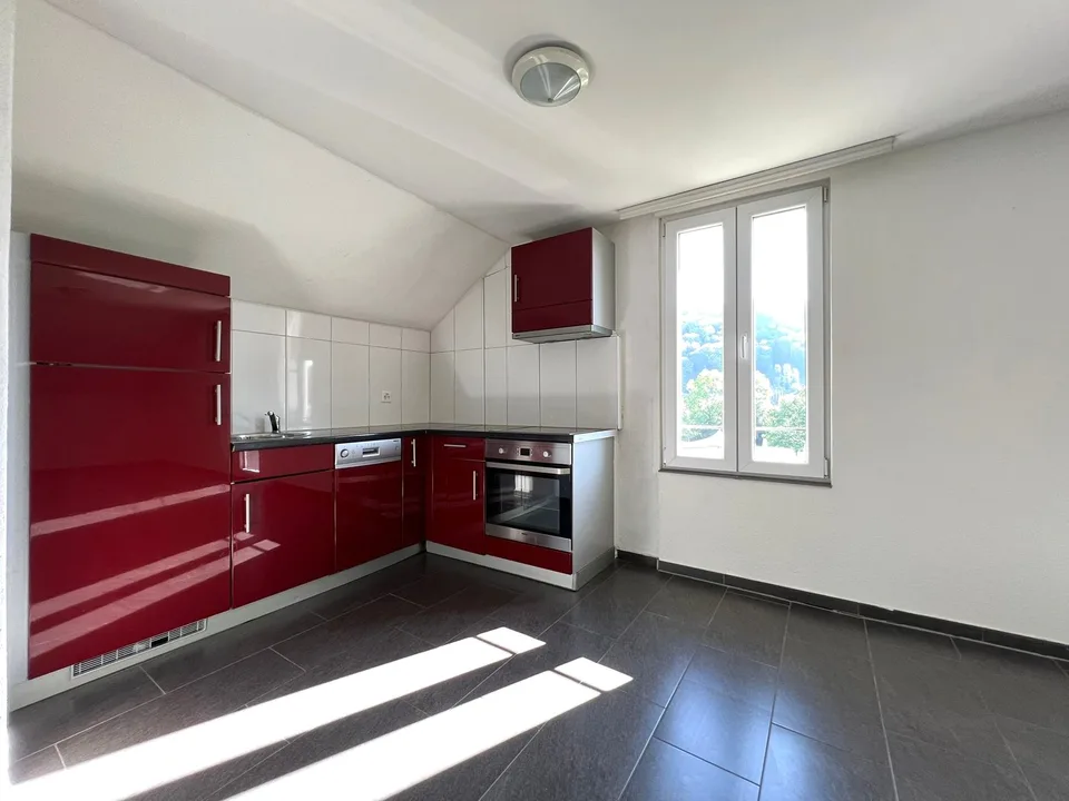 Helle 3.5-Zimmer-Wohnung mit Balkon