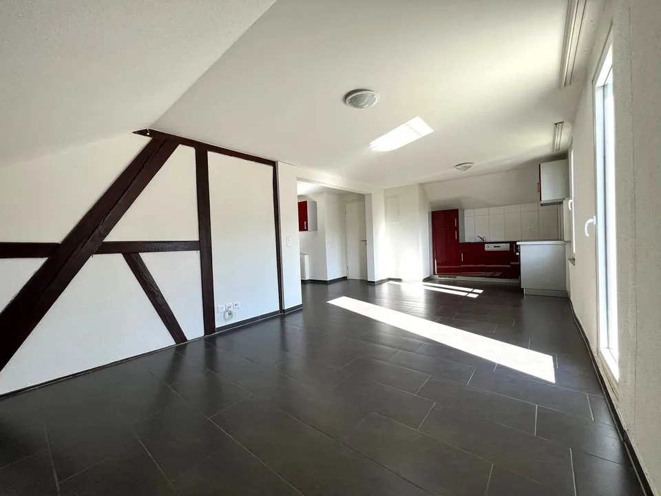 Helle 3.5-Zimmer-Wohnung mit Balkon