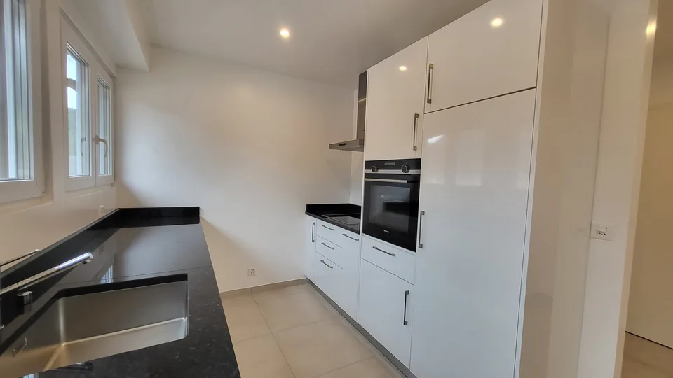 Charmant appartement sous les toits de 2,5 pièces à Val-de-Travers