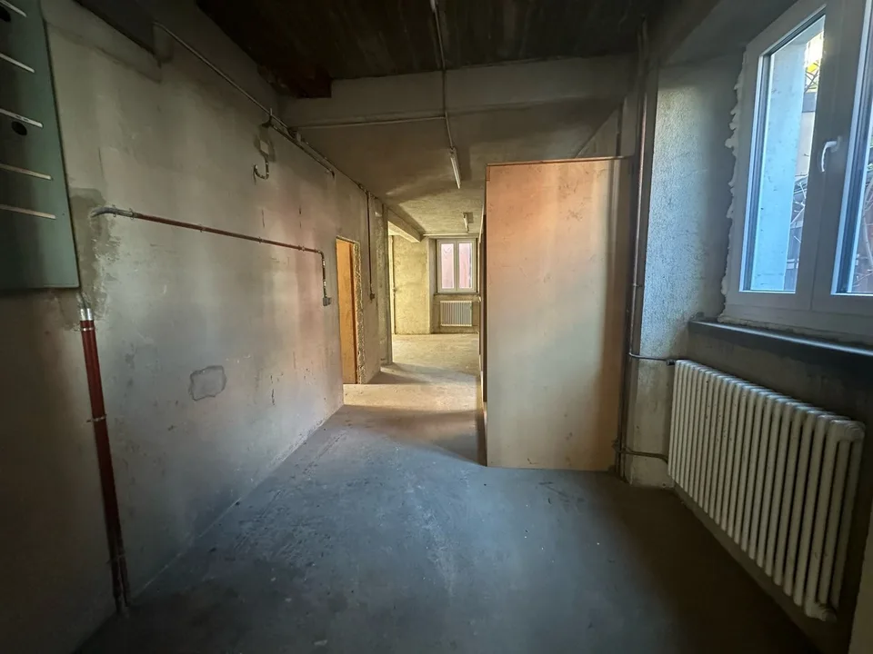 Lokalindustrie / Werkstatt zur Miete – Rue de la Ronde 25, La Chaux-de-Fonds