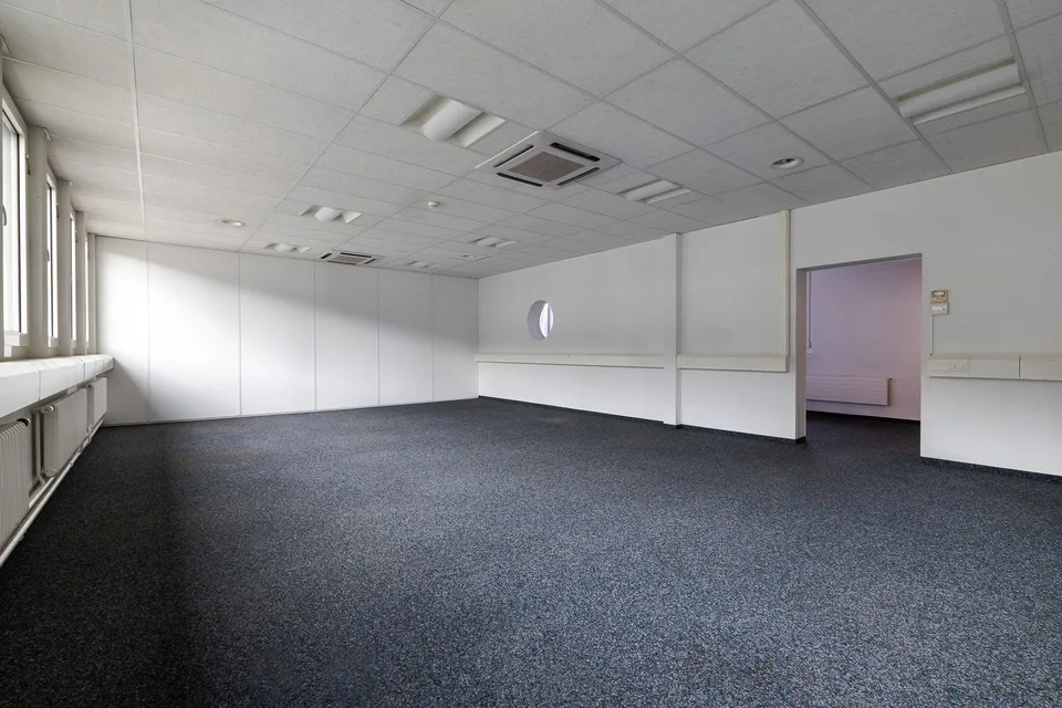 Büro mit Fokus - hier wird gearbeitet, nicht geshowt – Foto 11 von 12