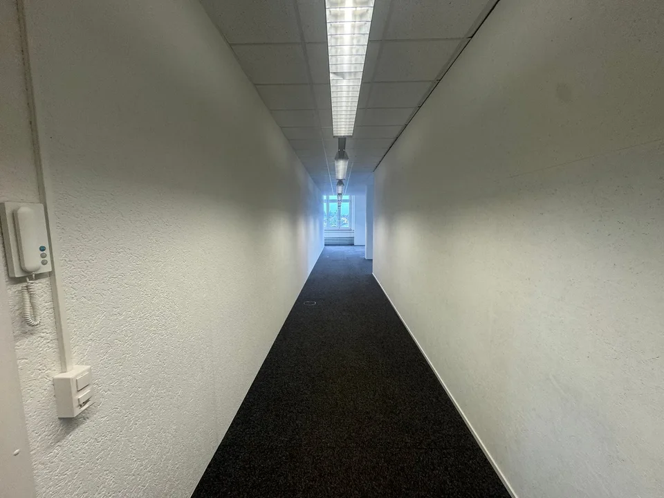 Beautiful, bright office or commercial space for rent in a central location by arrangement