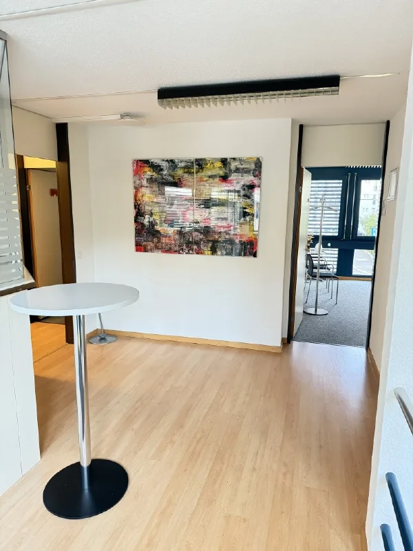 Büro im Zentrum von Luzern inkl. Parkplätzen vor dem Haus und direkt am Veloweg Freigleis