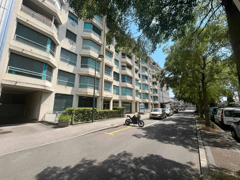 Bureaux administratifs meublés de 118 m²  Carouge