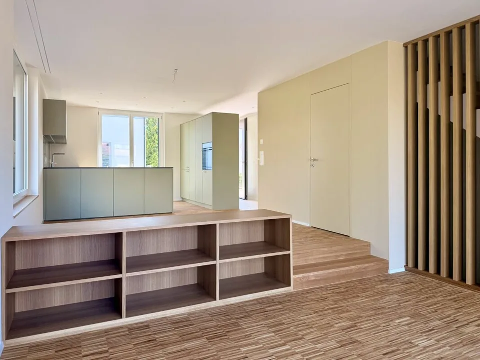 Modernes Wohnen mit Galerie, Garten und eigener Tiefgarage (Mittelhaus)