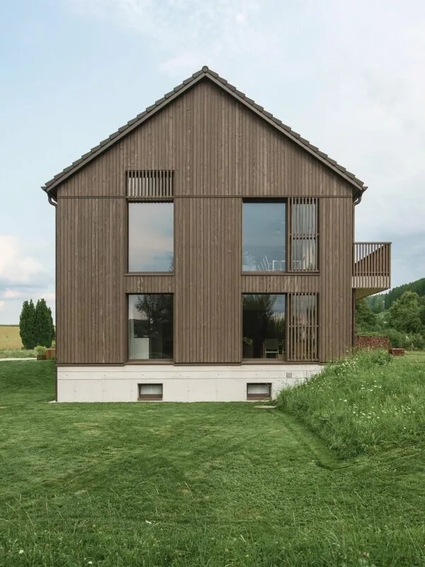 Modernes Wohnen mit Galerie, Garten und eigener Tiefgarage (Mittelhaus)