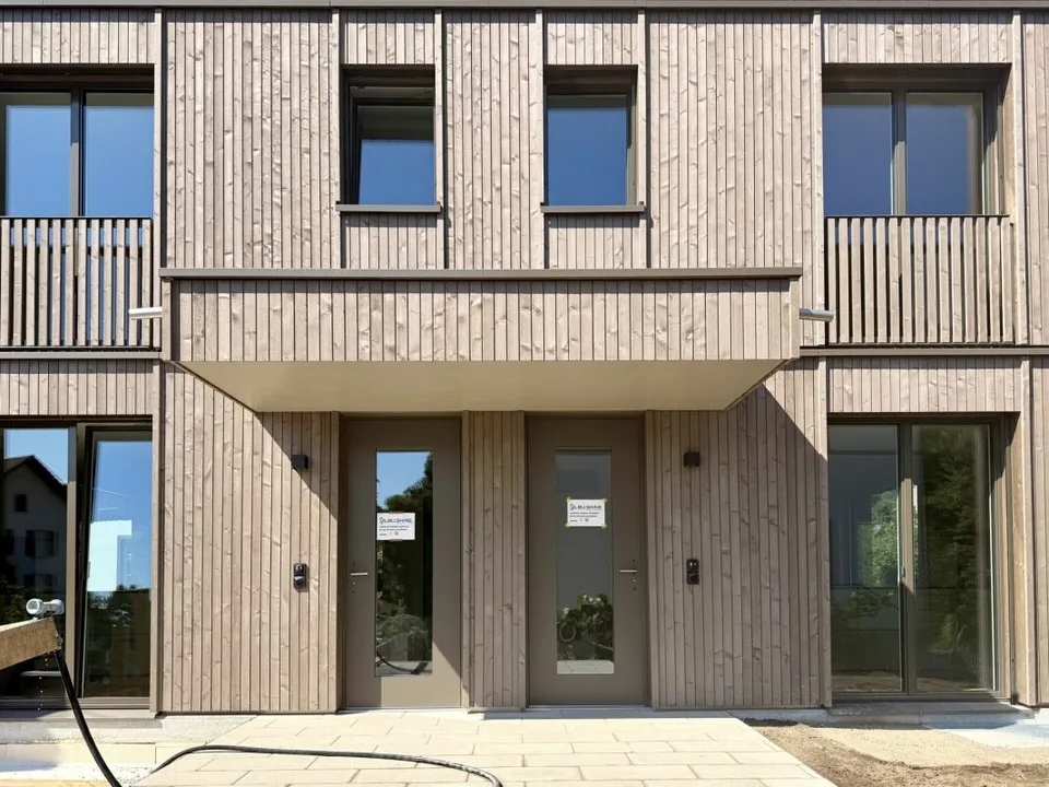 Modernes Wohnen mit Galerie, Garten und eigener Tiefgarage (Mittelhaus)