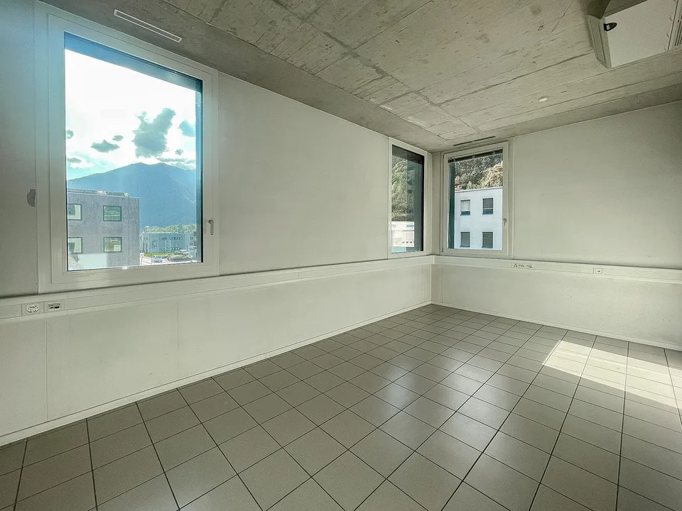 Großes Büro in Mezzovico