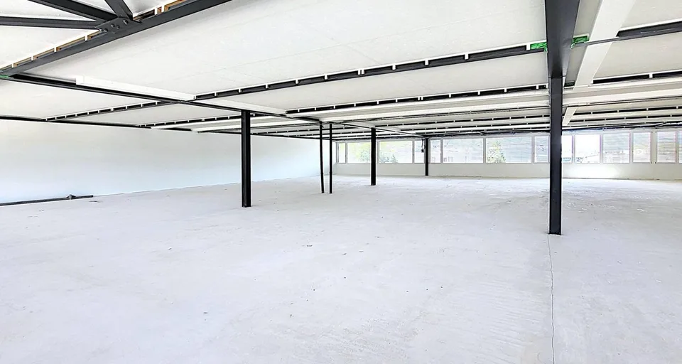 Ora anche da 240 m2 - spazi commerciali a livello del suolo a Root