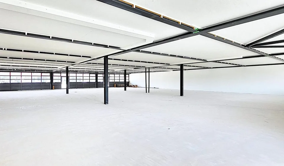 Ora anche da 240 m2 - spazi commerciali a livello del suolo a Root