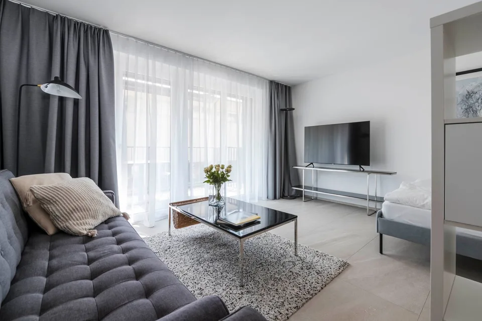 Eingerichtetes Studio-Apartment Zürich Wiedikon – zentral, Balkon & Reinigungsservice