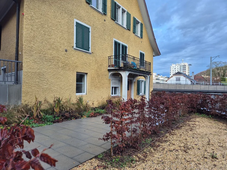 Altbau 4.5-Zimmer Wohnung mit Charme sucht neue Bewohner