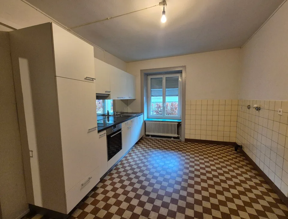 Altbau 4.5-Zimmer Wohnung mit Charme sucht neue Bewohner