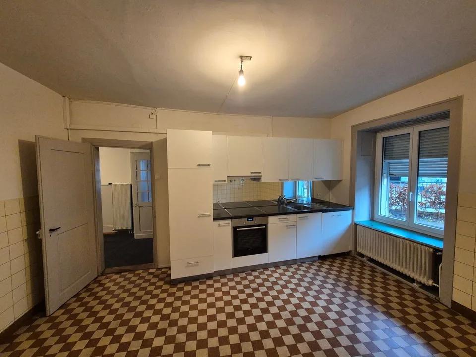 Altbau 4.5-Zimmer Wohnung mit Charme sucht neue Bewohner