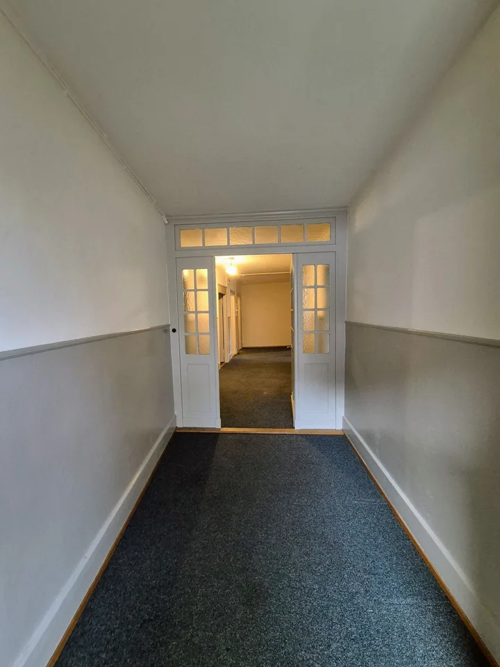 Altbau 4.5-Zimmer Wohnung mit Charme sucht neue Bewohner