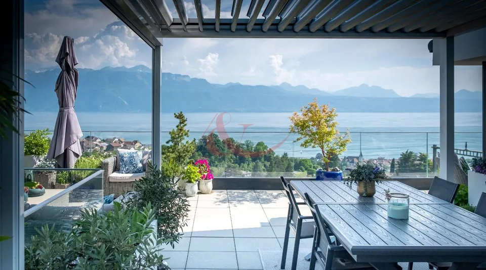 Propriété moderne offrant vue sur le lac et les Alpes ? La Conversion