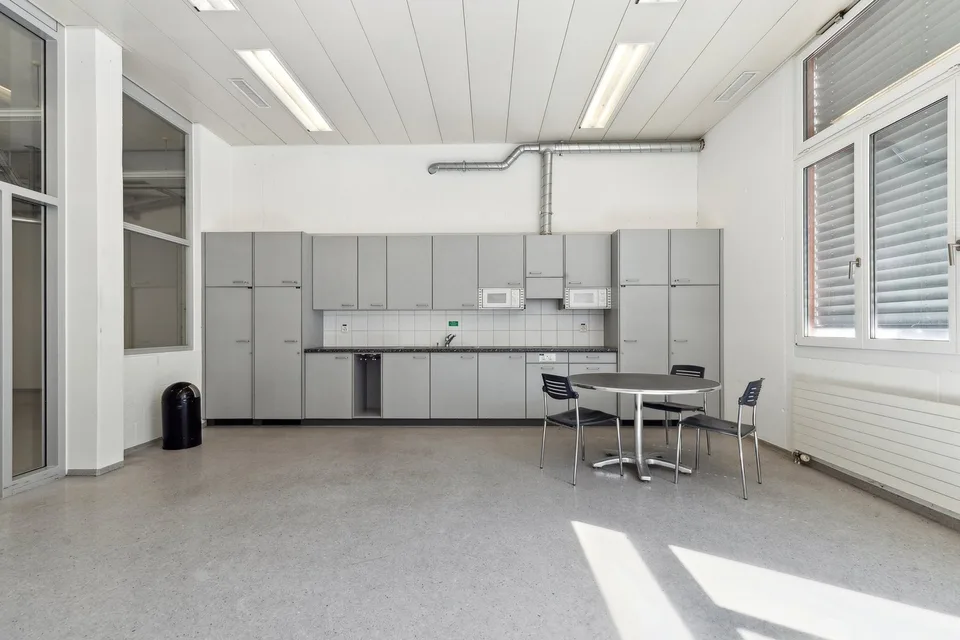 Industrie trifft Innovation Büro- und Gewerbeflächen auf renommiertem Areal – Foto 9 von 12