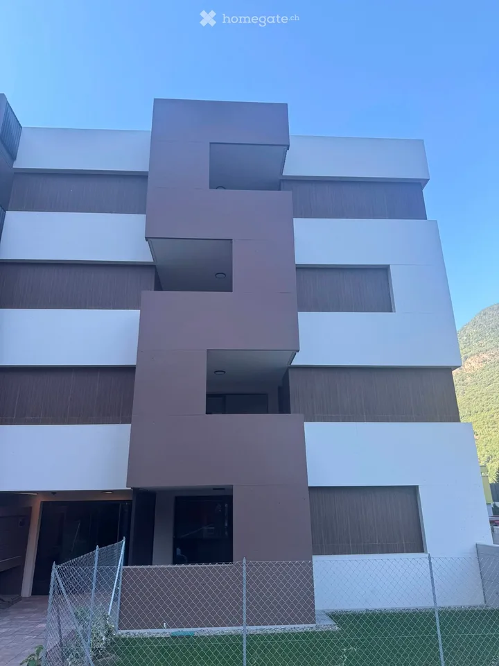 Élégant 2.5 pièces avec terrasse à Biasca (TI)