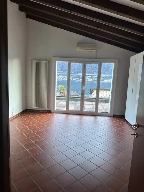 casa unifamiliare vista lago