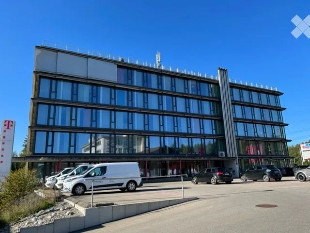 Espaces de bureau entièrement équipés dans un excellent emplacement à Zollikofen 300m2 - 1200m2