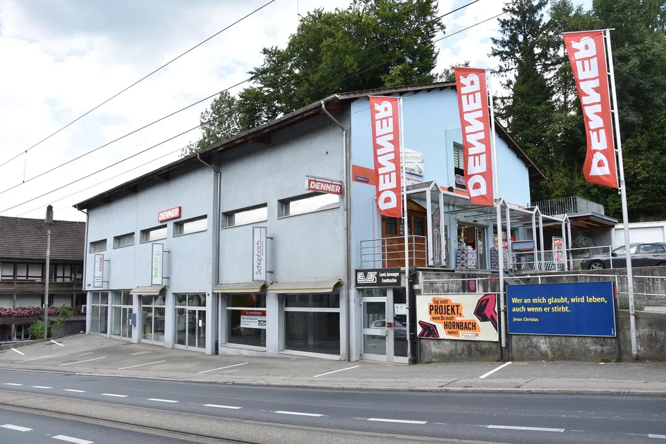 Spazio di vendita e commerciale in una posizione centrale ad Aarwangen