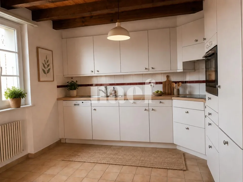 Charmant appartement duplex de 3 pièces dans les combles avec balcon et vue campagne