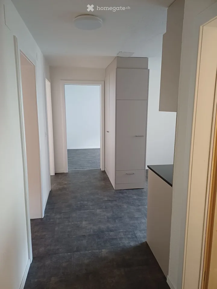 Helles Zimmer Untermiete Schiers  Sehr nahe am Bahnhof