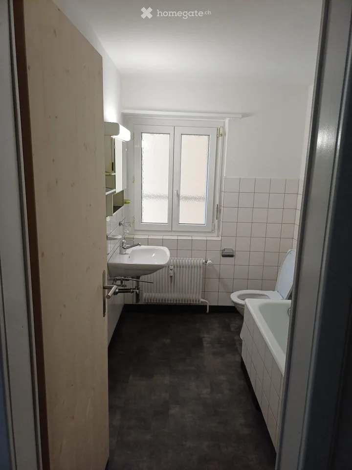 Helles Zimmer Untermiete Schiers  Sehr nahe am Bahnhof