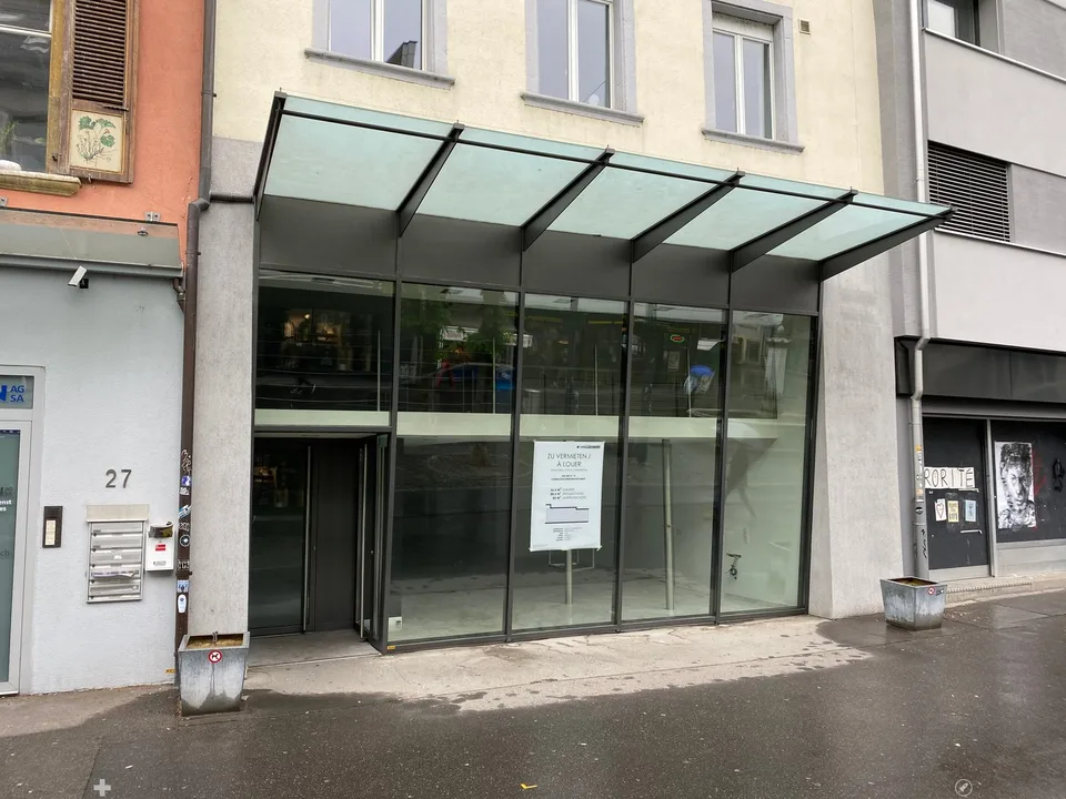 Ladenlokal an Marktgasse mit grossem Schaufenster