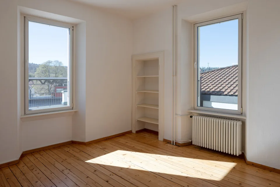 APPARTAMENTO CON GRANDE TERRAZZA E DUE GARAGE