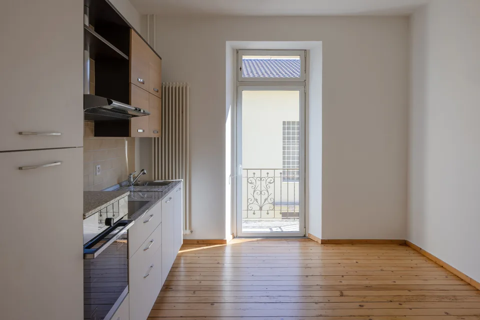 APPARTAMENTO CON GRANDE TERRAZZA E DUE GARAGE
