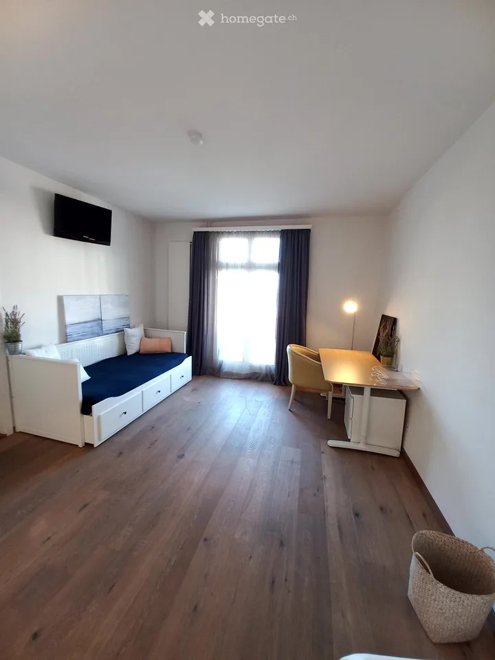 Helles Zimmer mit Seesicht in Ermatingen. All inklusive.