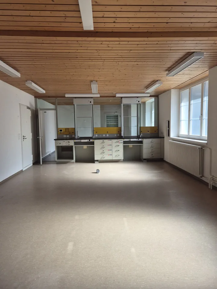 Bahnhof Mitlödi: Attraktive Büro- und Gewerbefläche