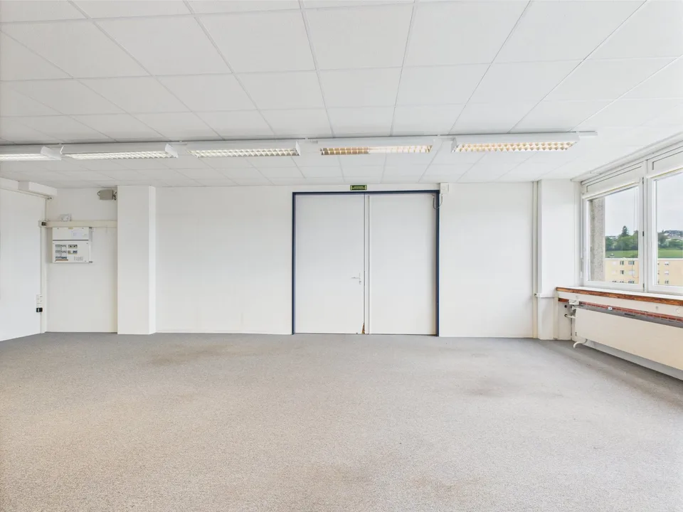 310m2 moderne Bürofläche im 2. OG in Murten – Foto 15 von 19