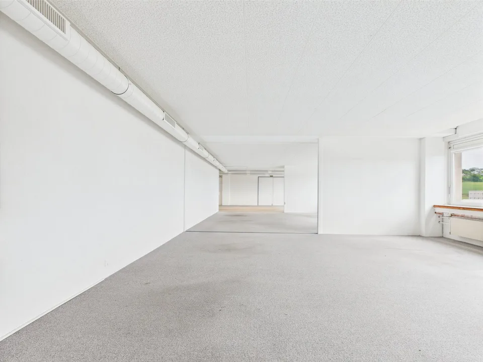 310m2 moderne Bürofläche im 2. OG in Murten – Foto 14 von 19