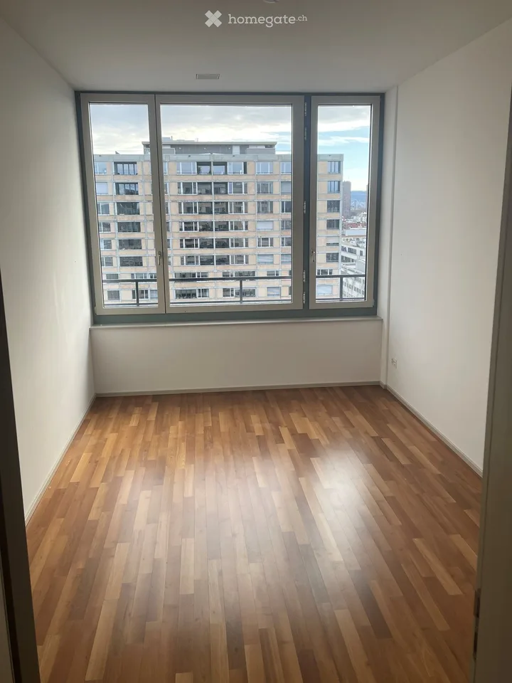 Flatmate wanted for 4.5-room apartment (luxurious, 13th floor), directly at Altstetten station!