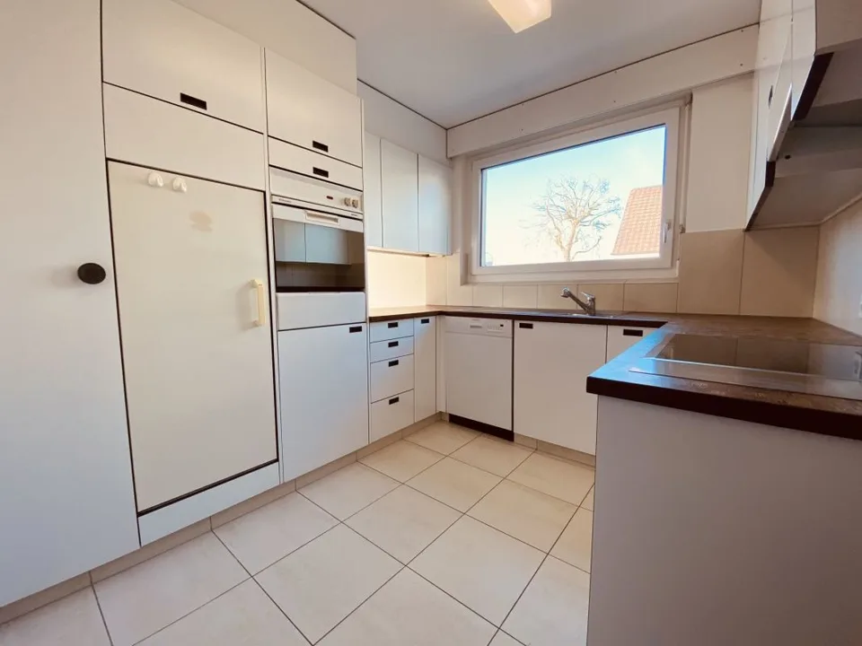 Gepflegtes 5.5-Zimmer Doppelhaus mit Garten, Garage und Parkplatz
