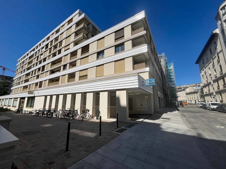 Arcade von 198 m2 - Neues Projekt in Acacias