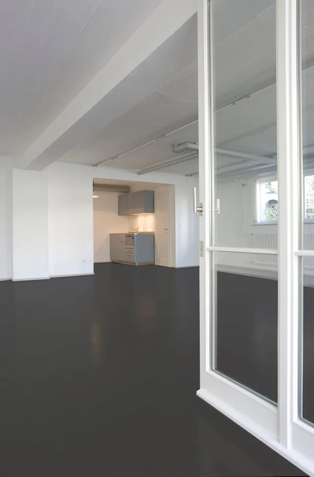 Office space/studio in the basement
