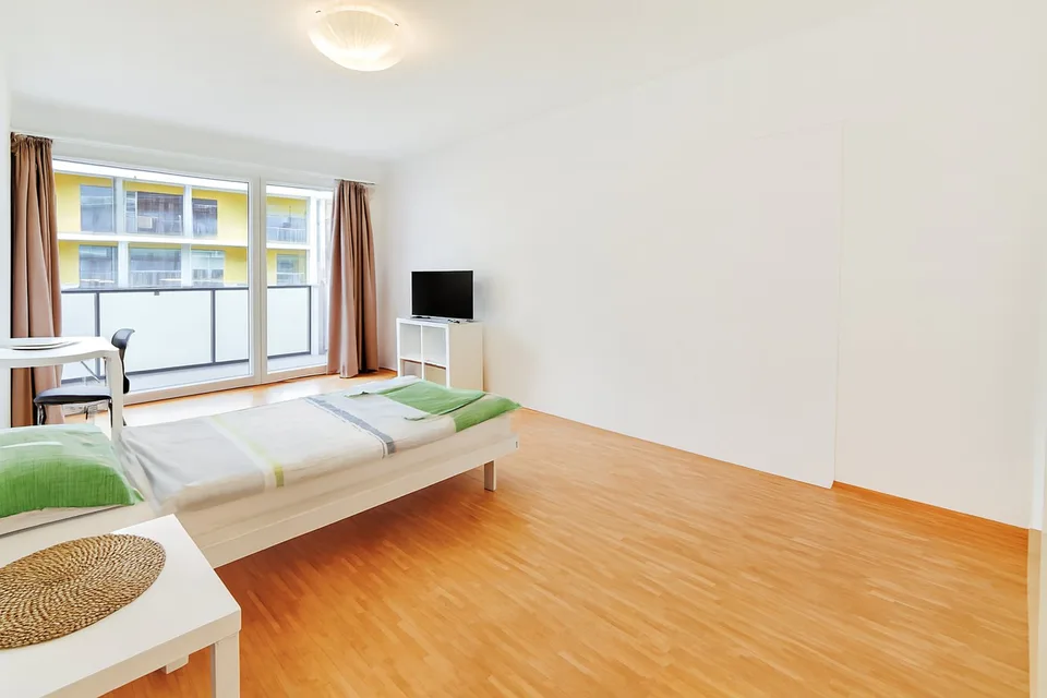 Günstiges, möbliertes Zimmer mit moderner Möblierung