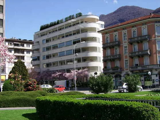Cerchiamo subentrante per locale commerciale con vetrina